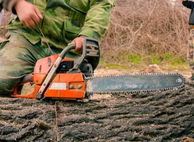 Akumulatorske motorne žage imajo številne prednosti