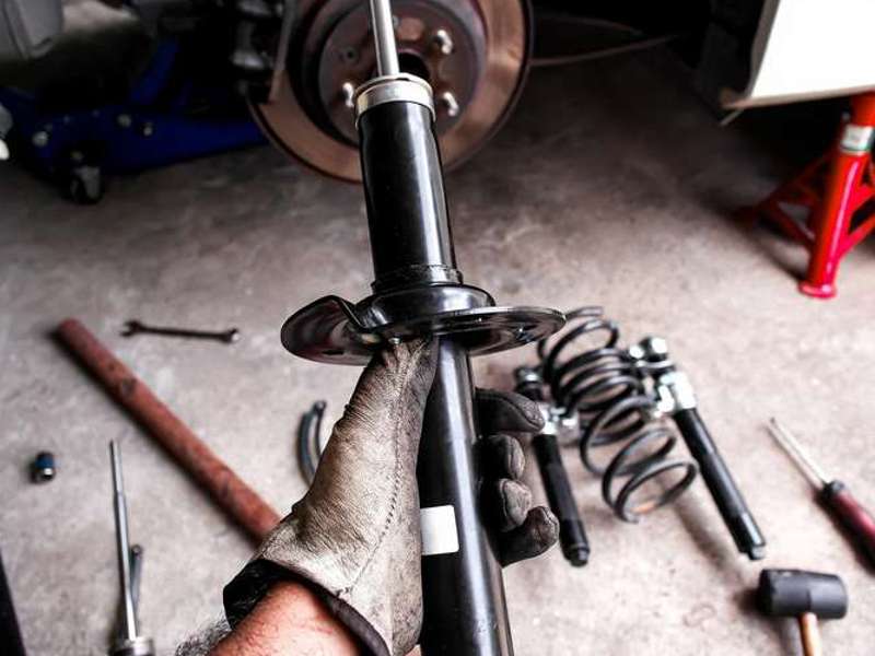 amortizer za avto in vzmetenje vozila